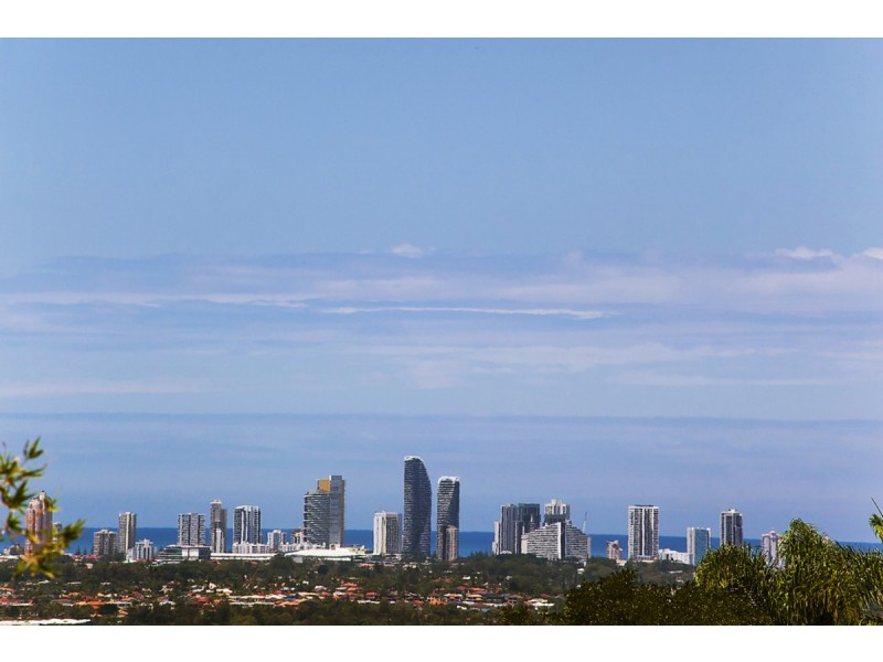 30 Tara Vista Boulevard, Highland Park QLD 4211