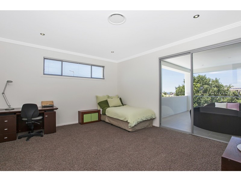 30 Tara Vista Boulevard, Highland Park QLD 4211