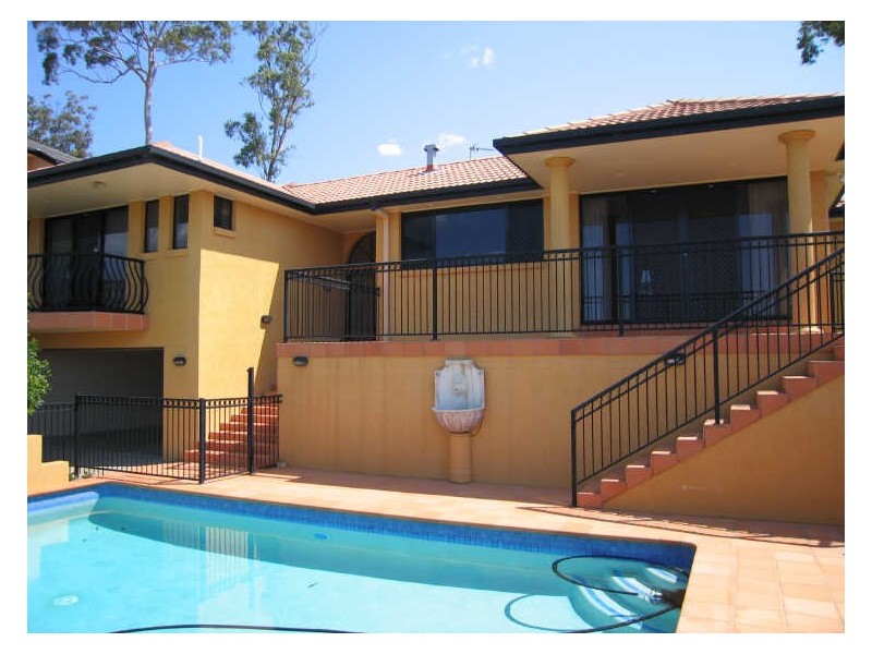 75 Armstrong Way, Highland Park QLD 4211