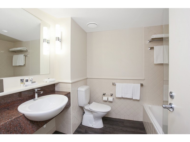 149/64 Palm Meadows Drive, Carrara QLD 4211