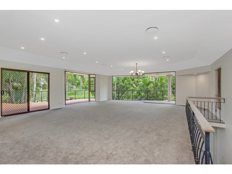 39 Winderadeen Drive, Highland Park QLD 4211