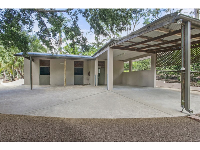 39 Winderadeen Drive, Highland Park QLD 4211