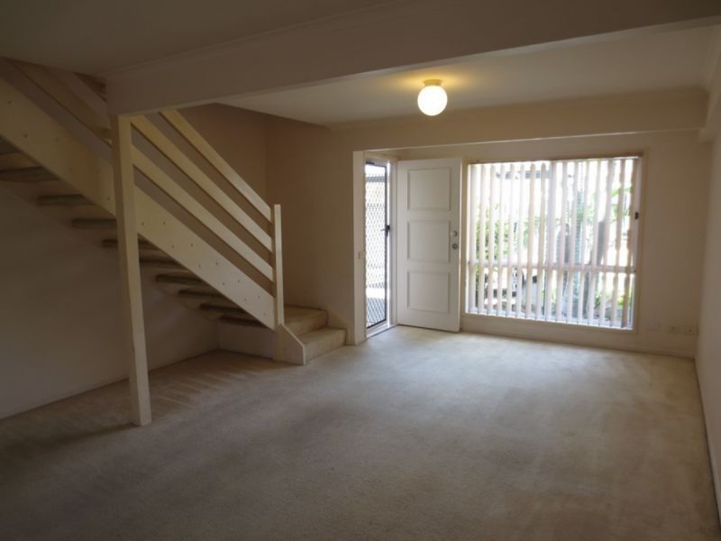 72/125 Pappas Way, Carrara QLD 4211