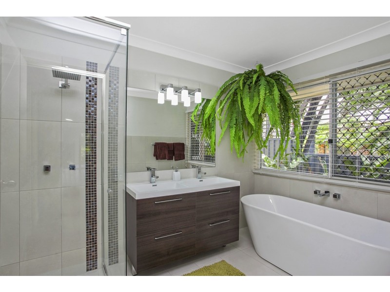31 Woolmere Street, Carrara QLD 4211