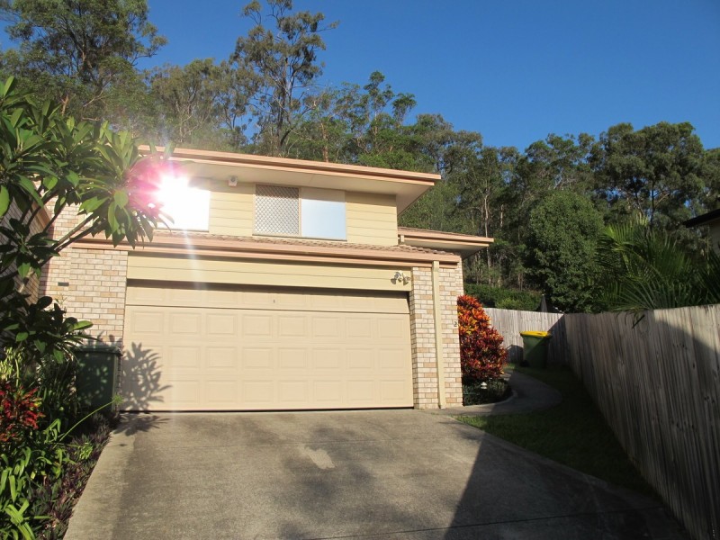 2/82 Paddington Drive, Carrara QLD 4211