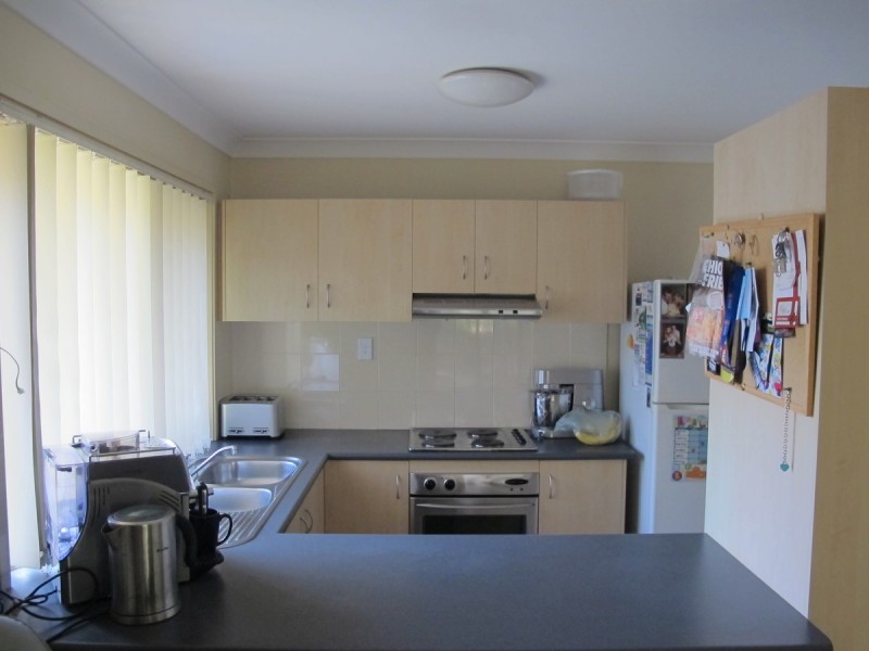 2/82 Paddington Drive, Carrara QLD 4211