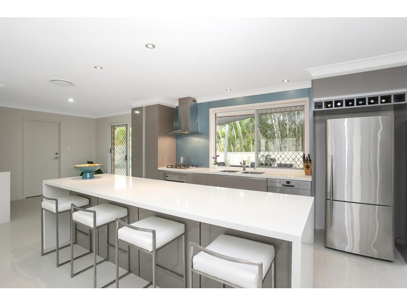 1 Haddon Court, Carrara QLD 4211