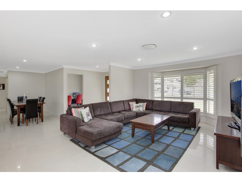 1 Haddon Court, Carrara QLD 4211
