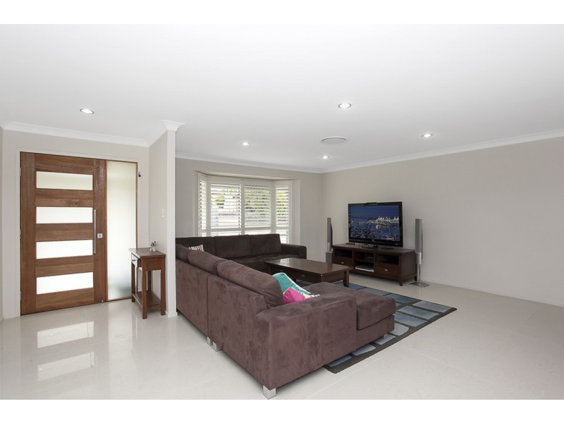 1 Haddon Court, Carrara QLD 4211