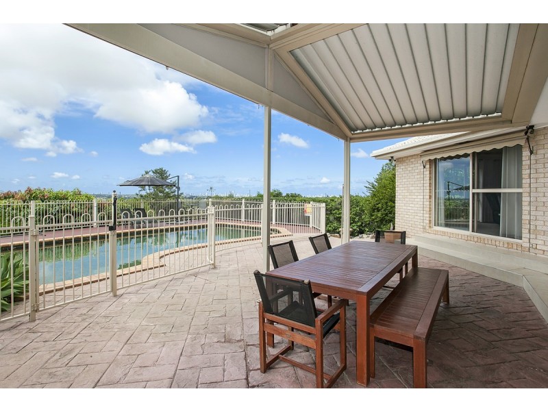 4 Nairn Court, Highland Park QLD 4211