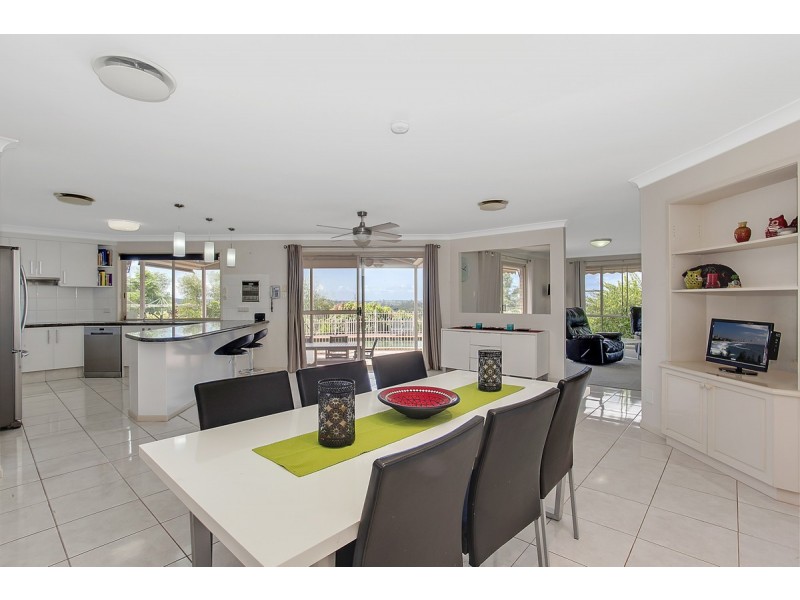 4 Nairn Court, Highland Park QLD 4211