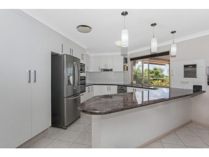 4 Nairn Court, Highland Park QLD 4211