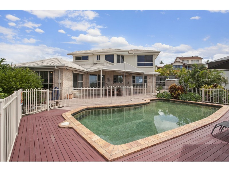 4 Nairn Court, Highland Park QLD 4211