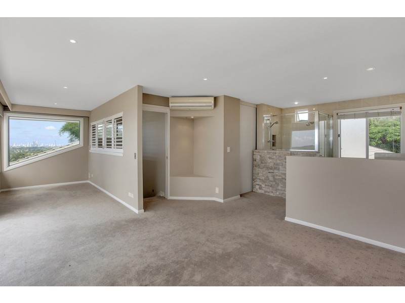 7 Macrobert Street, Highland Park QLD 4211