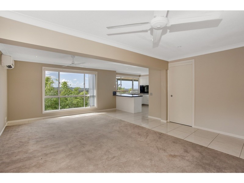 7 Macrobert Street, Highland Park QLD 4211