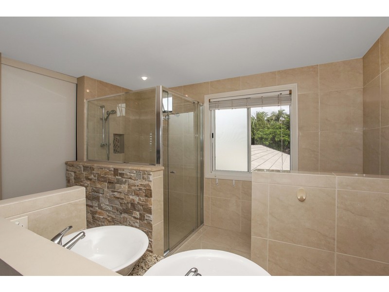 7 Macrobert Street, Highland Park QLD 4211