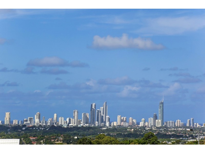 7 Macrobert Street, Highland Park QLD 4211