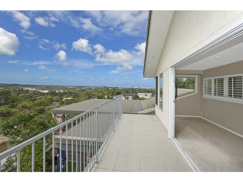 7 Macrobert Street, Highland Park QLD 4211