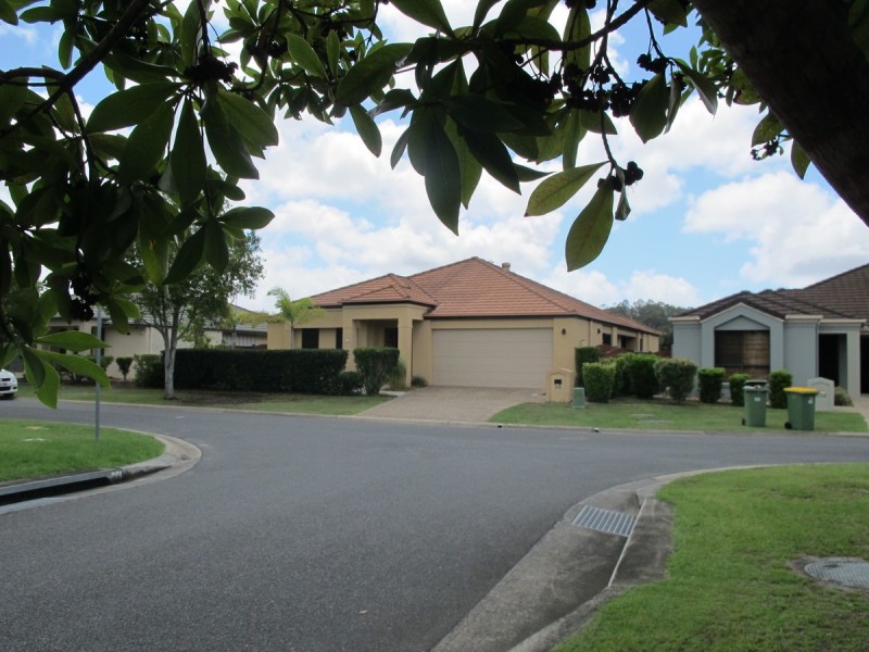 10 Rhiannon Drive, Ashmore QLD 4214