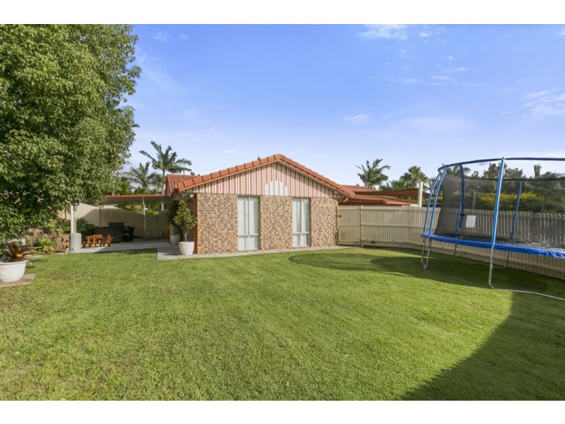 2 Lark Court, Carrara QLD 4211