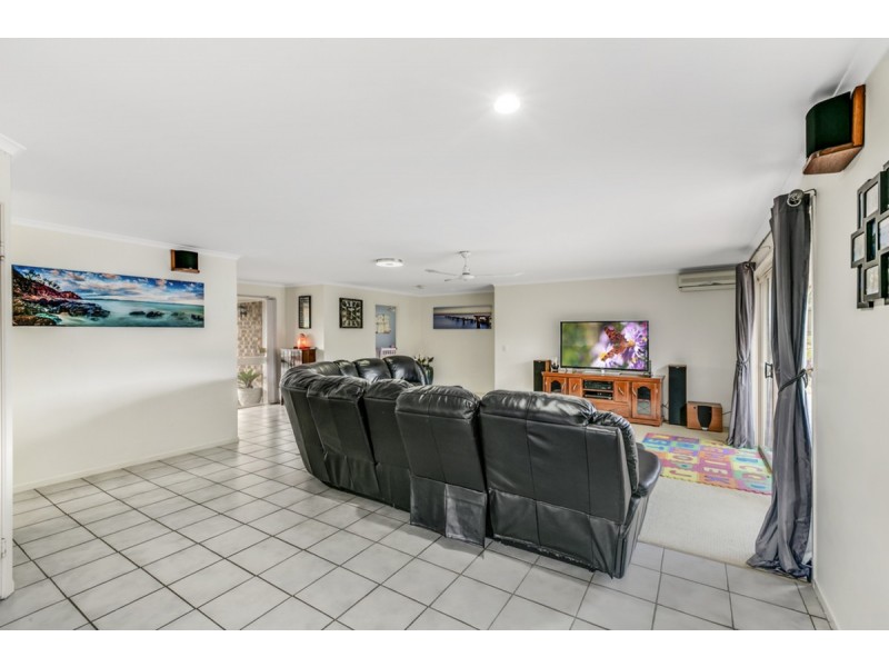 2 Lark Court, Carrara QLD 4211