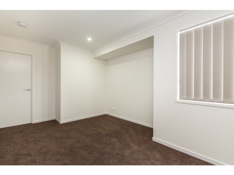 65 Macintyre Parade, Pacific Pines QLD 4211