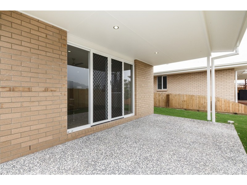 65 Macintyre Parade, Pacific Pines QLD 4211
