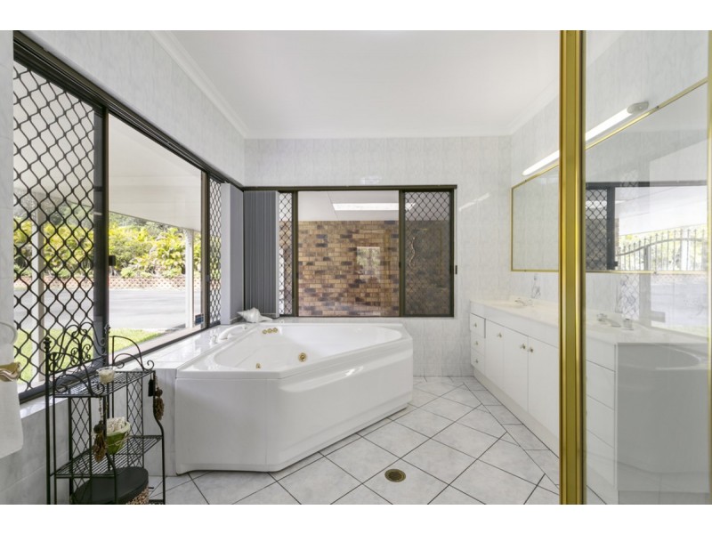14 Thendara Drive, Mount Nathan QLD 4211