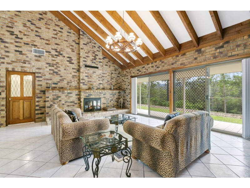 14 Thendara Drive, Mount Nathan QLD 4211