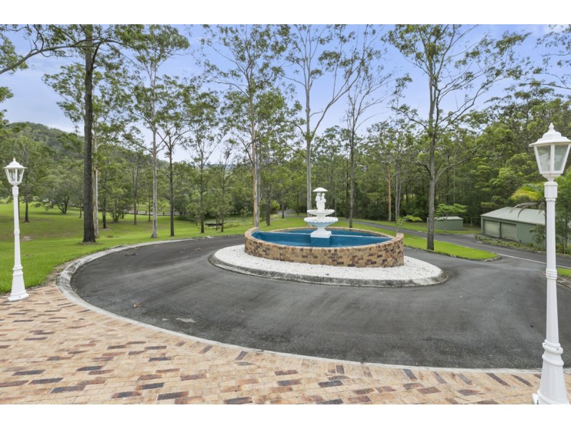 14 Thendara Drive, Mount Nathan QLD 4211