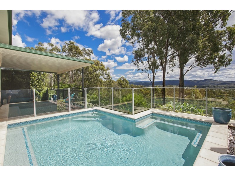 15 Tara Vista Boulevard, Highland Park QLD 4211