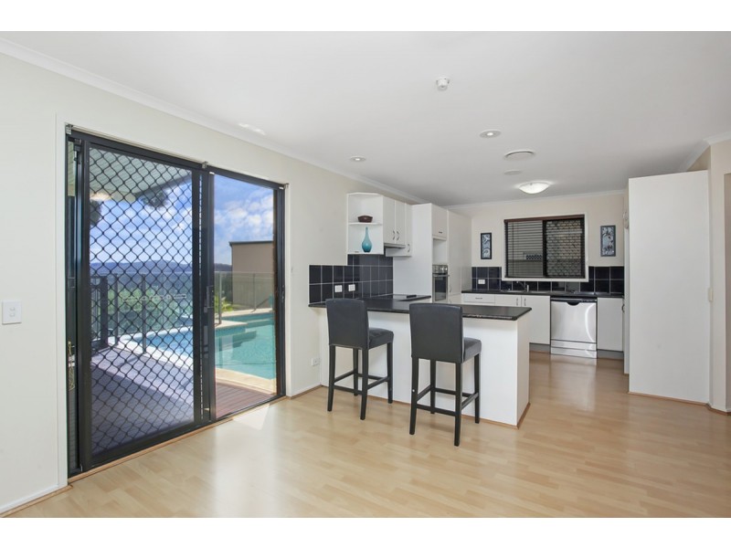 15 Tara Vista Boulevard, Highland Park QLD 4211