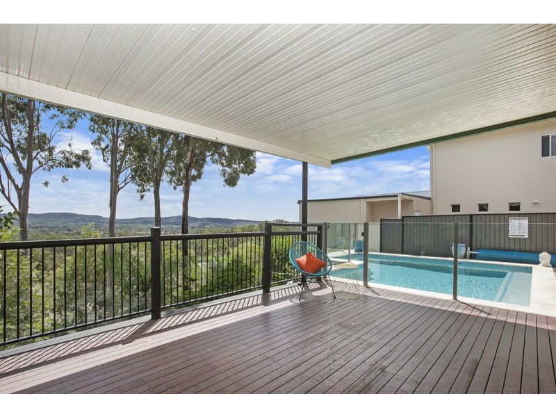 15 Tara Vista Boulevard, Highland Park QLD 4211