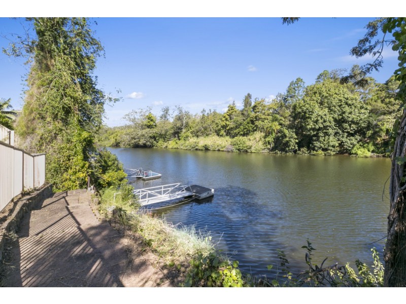 37 Nerang River Drive, Nerang QLD 4211