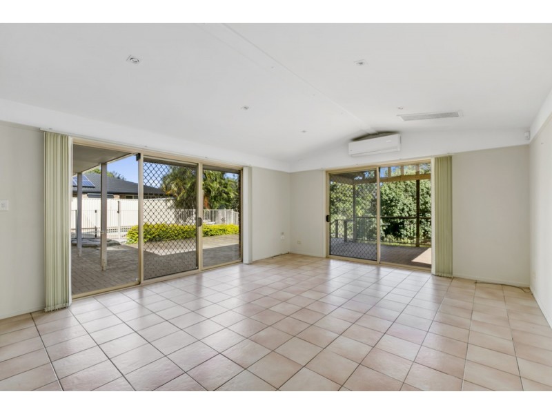 37 Nerang River Drive, Nerang QLD 4211