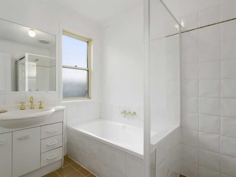 6 Bards Court, Nerang QLD 4211