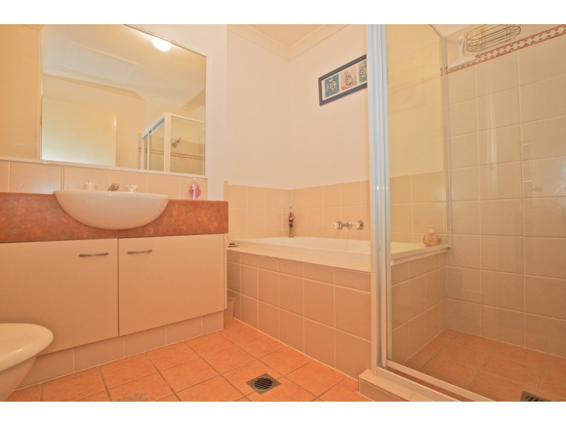 1/6 Rimu Place, Nerang QLD 4211