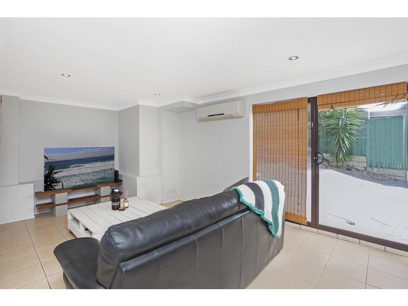 6 Murrumba Drive, Ashmore QLD 4214