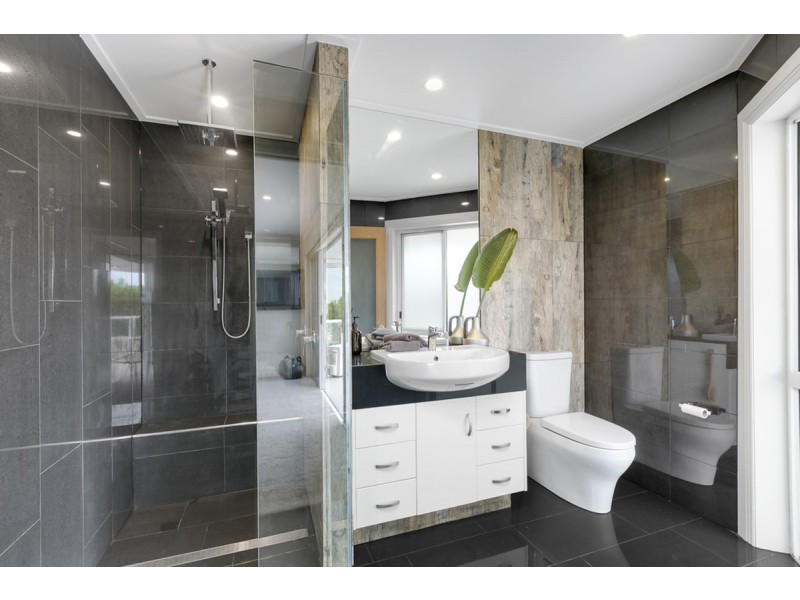 5 Foxhill Court, Carrara QLD 4211