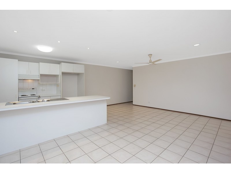 1/19 Gumbeel Court, Highland Park QLD 4211