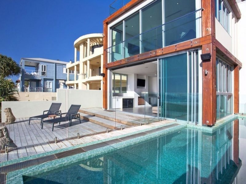 223 Hedges Avenue, Mermaid Beach QLD 4218