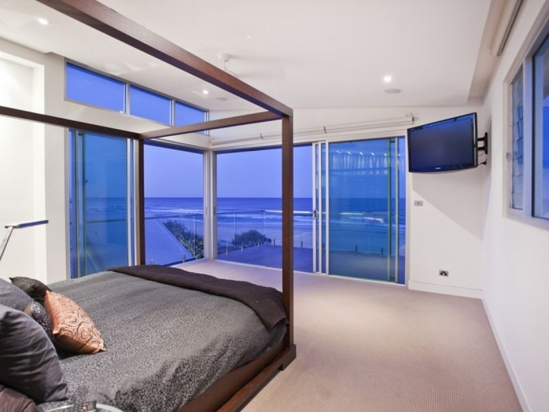 223 Hedges Avenue, Mermaid Beach QLD 4218