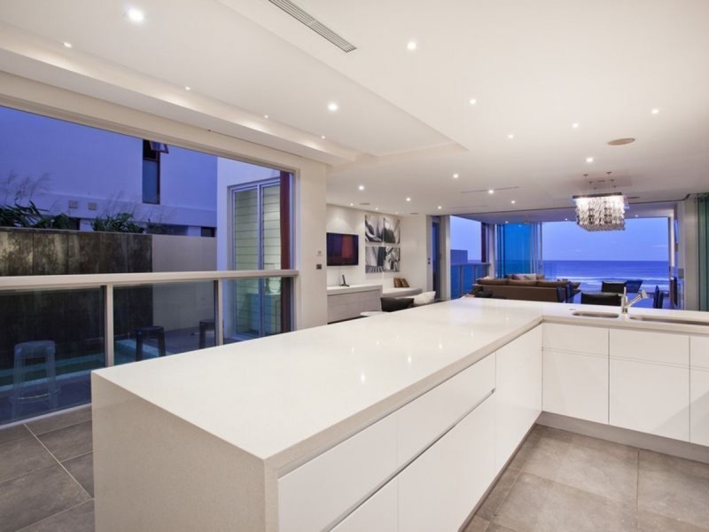 223 Hedges Avenue, Mermaid Beach QLD 4218