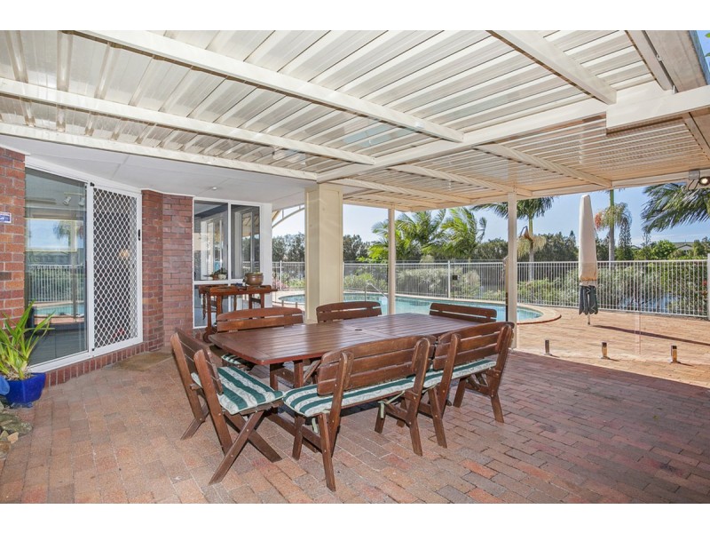 5 Montserrat Court, Clear Island Waters QLD 4226