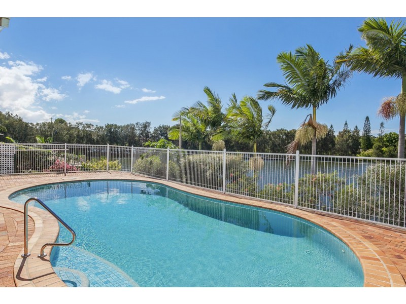 5 Montserrat Court, Clear Island Waters QLD 4226