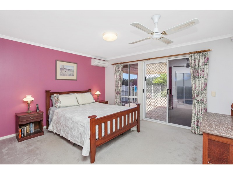 5 Montserrat Court, Clear Island Waters QLD 4226