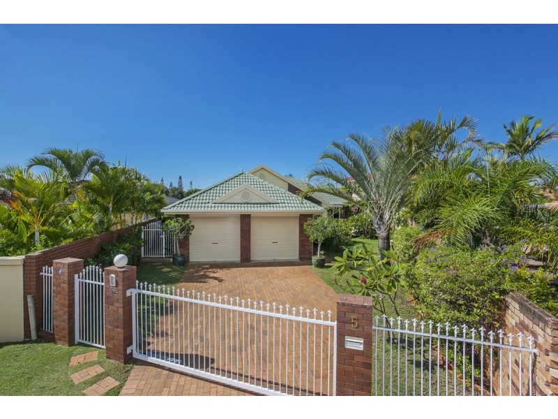 5 Montserrat Court, Clear Island Waters QLD 4226