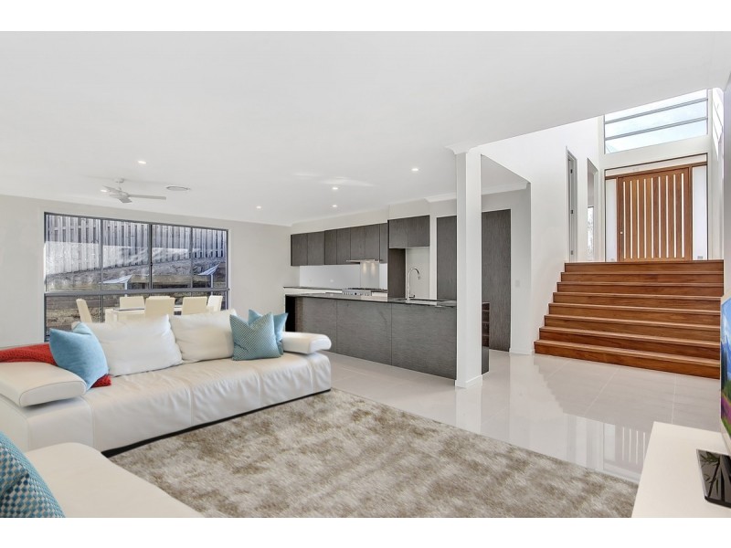 7 Sunbird Court, Gilston QLD 4211