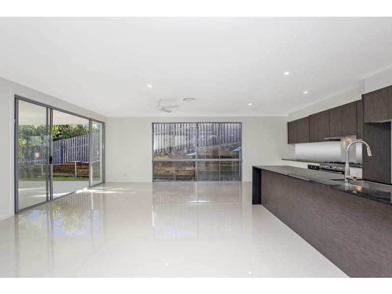 7 Sunbird Court, Gilston QLD 4211