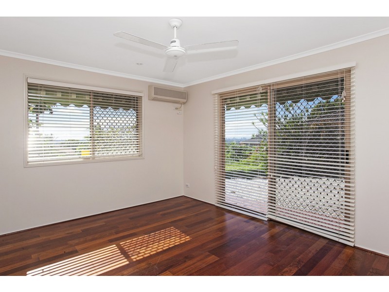 18 Trafalgar Street, Highland Park QLD 4211
